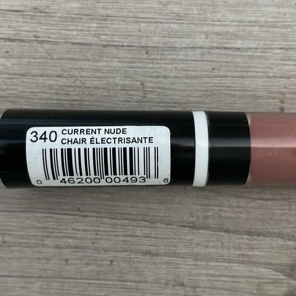 NEW 2 Covergirl Melting Pout Matte Lip Colors - Picture 9 of 10